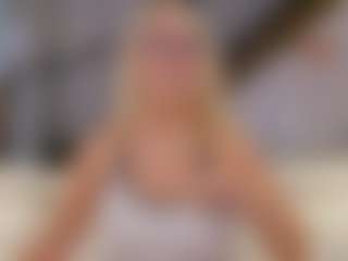Fit Cougar's Live Sex Cam Show