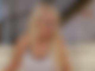Fit Cougar's Live Sex Cam Show