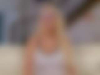 Fit Cougar's Live Sex Cam Show