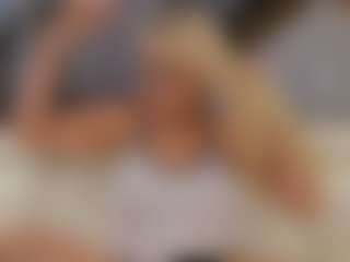 Fit Cougar's Live Sex Cam Show