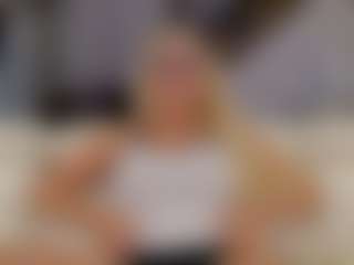 Fit Cougar's Live Sex Cam Show