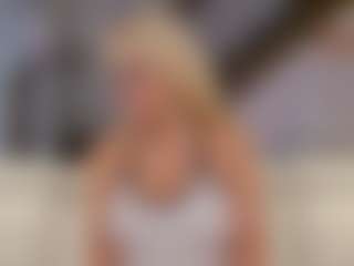Fit Cougar's Live Sex Cam Show