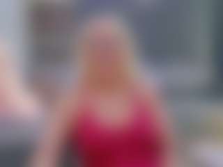 Fit Cougar's Live Sex Cam Show
