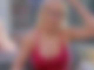 Fit Cougar's Live Sex Cam Show
