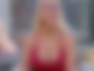 Fit Cougar's Live Sex Cam Show