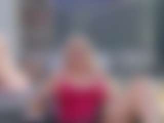 Fit Cougar's Live Sex Cam Show