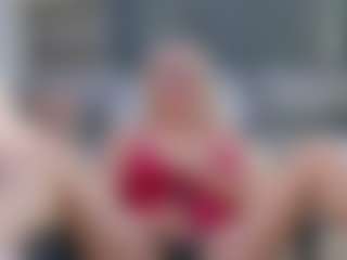 Fit Cougar's Live Sex Cam Show