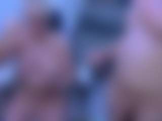 Fit Cougar's Live Sex Cam Show