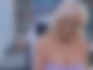 Fit Cougar's Live Sex Cam Show
