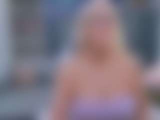 Fit Cougar's Live Sex Cam Show