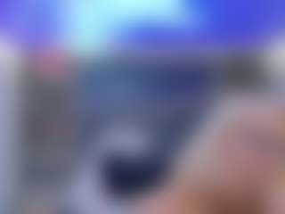 Fit Cougar's Live Sex Cam Show