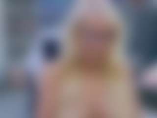 Fit Cougar's Live Sex Cam Show