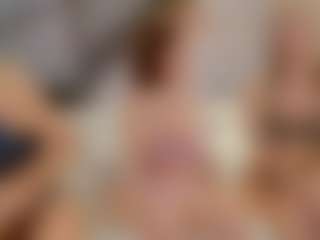 Fit Cougar's Live Sex Cam Show