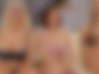 Fit Cougar's Live Sex Cam Show