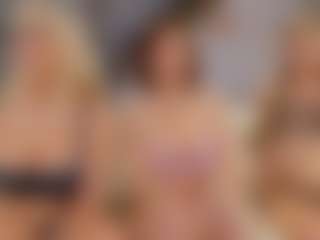 Fit Cougar's Live Sex Cam Show