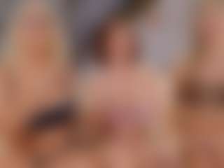 Fit Cougar's Live Sex Cam Show