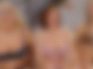 Fit Cougar's Live Sex Cam Show