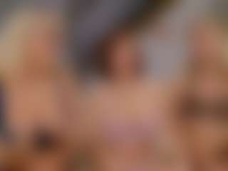 Fit Cougar's Live Sex Cam Show