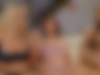 Fit Cougar's Live Sex Cam Show