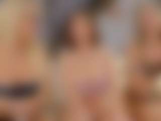 Fit Cougar's Live Sex Cam Show