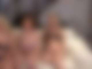 Fit Cougar's Live Sex Cam Show