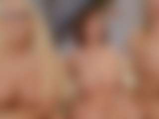 Fit Cougar's Live Sex Cam Show