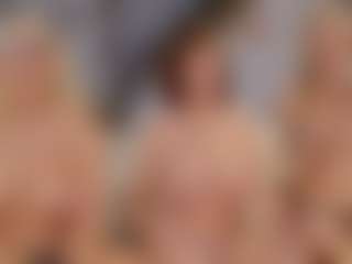 Fit Cougar's Live Sex Cam Show