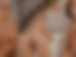 Fit Cougar MILF webcam performer live streaming