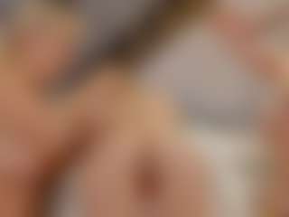 Fit Cougar's Live Sex Cam Show