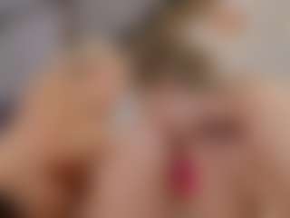 Fit Cougar's Live Sex Cam Show