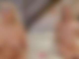 Fit Cougar's Live Sex Cam Show