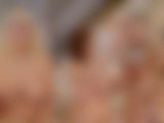 Fit Cougar's Live Sex Cam Show