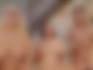 Fit Cougar's Live Sex Cam Show