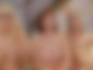 Fit Cougar's Live Sex Cam Show