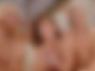 Fit Cougar's Live Sex Cam Show