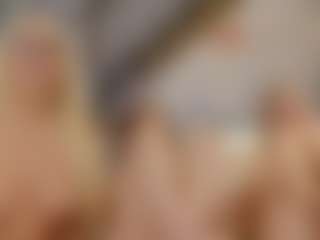 Fit Cougar's Live Sex Cam Show