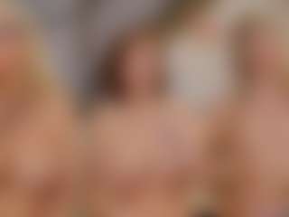 Fit Cougar's Live Sex Cam Show
