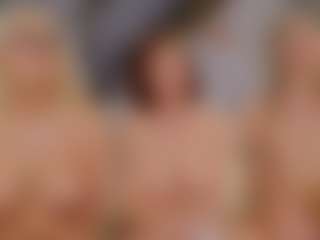 Fit Cougar's Live Sex Cam Show
