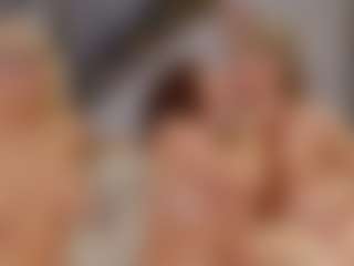 Fit Cougar's Live Sex Cam Show