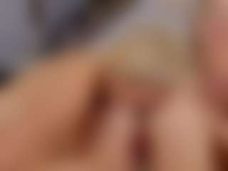 Fit Cougar's Live Sex Cam Show