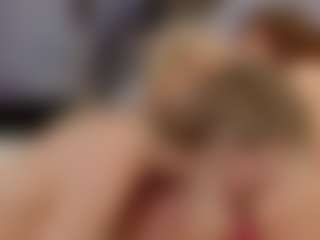 Fit Cougar's Live Sex Cam Show