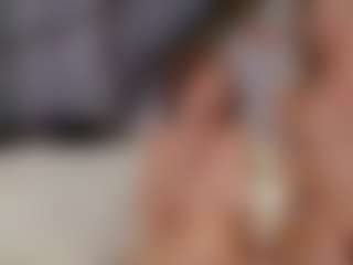 Fit Cougar's Live Sex Cam Show
