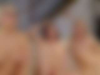 Fit Cougar's Live Sex Cam Show