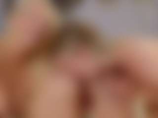 Fit Cougar's Live Sex Cam Show