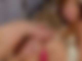Fit Cougar's Live Sex Cam Show