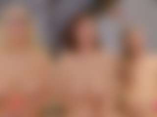 Fit Cougar's Live Sex Cam Show