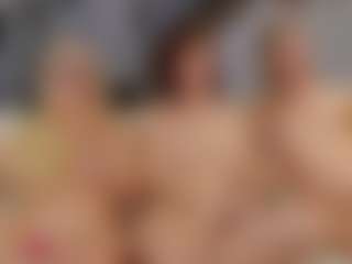 Fit Cougar's Live Sex Cam Show