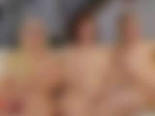 Fit Cougar's Live Sex Cam Show