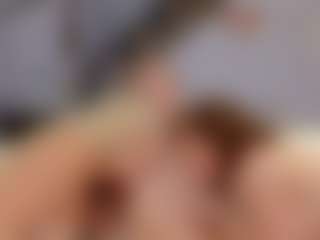 Fit Cougar's Live Sex Cam Show