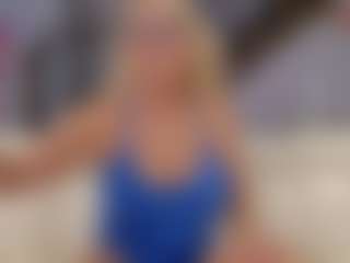 Fit Cougar's Live Sex Cam Show